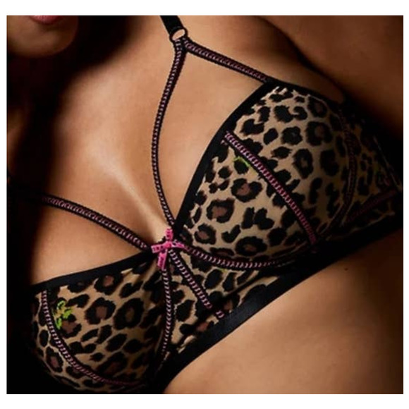Torrid /Betsey Johnson Other - Torrid Betsey Johnson Leopard Underwire Bra Sz 2 Non Padded Pink Stitching Goth